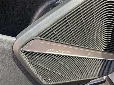 2020 Audi Q5 e quattro Premium Plus 55 TFSI   - Photo 24 - Flushing, MI 48433