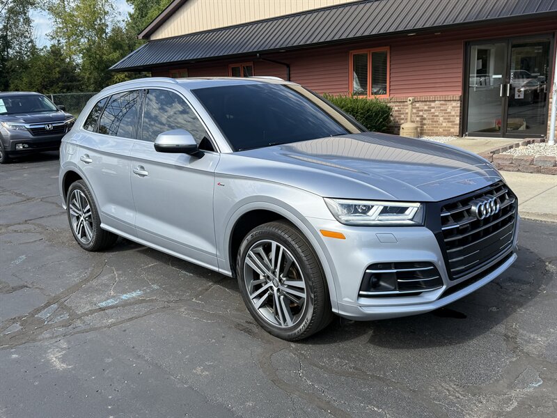 2020 Audi Q5 e quattro Premium Plus 55 TFSI   - Photo 1 - Flushing, MI 48433