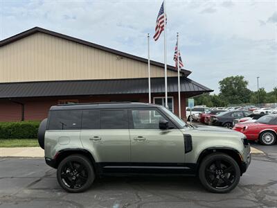 2021 Land Rover Defender 110 X-Dynamic HSE   - Photo 4 - Flushing, MI 48433