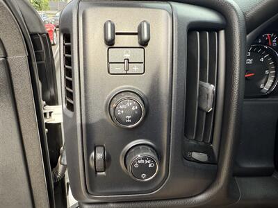 2015 Chevrolet Silverado 1500 Double Cab  4X4 WT - Photo 17 - Flushing, MI 48433