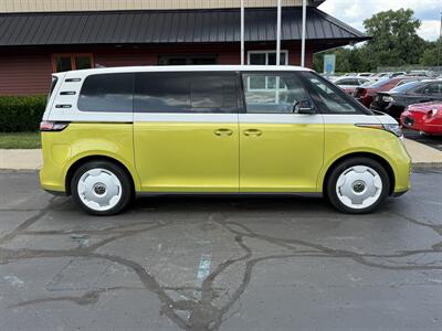 2025 Volkswagen ID. Buzz 1st Edition 4Motion   - Photo 4 - Flushing, MI 48433