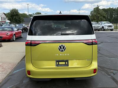 2025 Volkswagen ID. Buzz 1st Edition 4Motion   - Photo 8 - Flushing, MI 48433