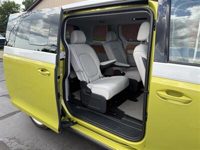 2025 Volkswagen ID. Buzz 1st Edition 4Motion   - Photo 24 - Flushing, MI 48433