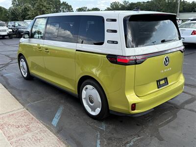 2025 Volkswagen ID. Buzz 1st Edition 4Motion   - Photo 9 - Flushing, MI 48433