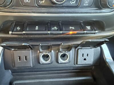 2016 Chevrolet Silverado 3500 LTZ Crew  DRW 4x4 Duramax - Photo 28 - Flushing, MI 48433