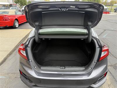2018 Honda Clarity Plug-In Hybrid Touring   - Photo 22 - Flushing, MI 48433