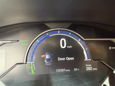 2018 Honda Clarity Plug-In Hybrid Touring   - Photo 13 - Flushing, MI 48433