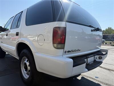 2004 Chevrolet Blazer LS  4X4 - Photo 34 - Flushing, MI 48433