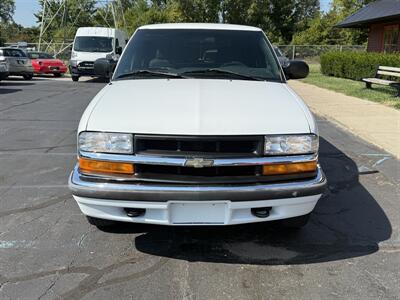 2004 Chevrolet Blazer LS  4X4 - Photo 7 - Flushing, MI 48433