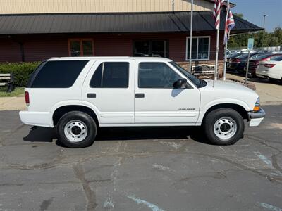 2004 Chevrolet Blazer LS  4X4 - Photo 6 - Flushing, MI 48433