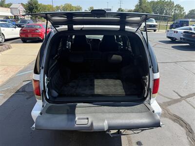2004 Chevrolet Blazer LS  4X4 - Photo 12 - Flushing, MI 48433