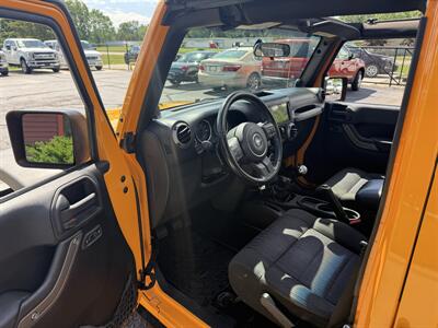 2012 Jeep Wrangler Unlimited Sport 6-Speed 4X4 - Photo 13 - Flushing, MI 48433