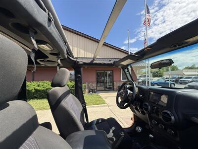 2012 Jeep Wrangler Unlimited Sport 6-Speed 4X4 - Photo 12 - Flushing, MI 48433