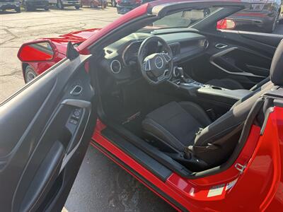 2017 Chevrolet Camaro LT RS  Convertible - Photo 24 - Flushing, MI 48433