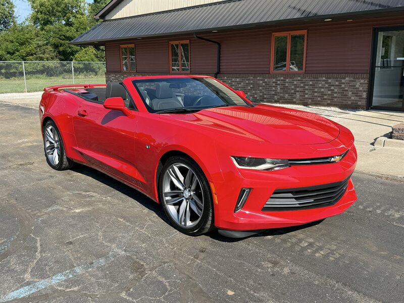 2017 Chevrolet Camaro LT RS  Convertible - Photo 1 - Flushing, MI 48433