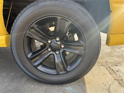 2005 Dodge Ram 1500 HEMI Rumble Bee - Photo 17 - Flushing, MI 48433