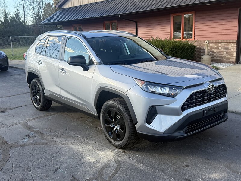 2020 Toyota RAV4 LE  AWD