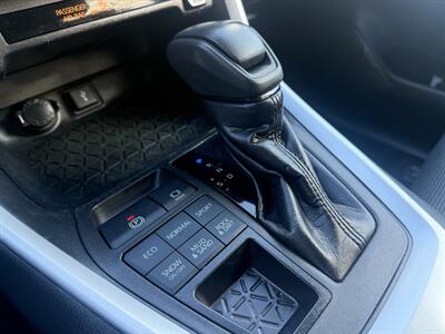 2020 Toyota RAV4 LE  AWD - Photo 16 - Flushing, MI 48433