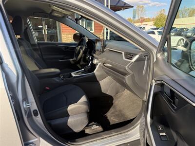 2020 Toyota RAV4 LE  AWD - Photo 22 - Flushing, MI 48433