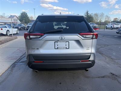 2020 Toyota RAV4 LE  AWD - Photo 7 - Flushing, MI 48433