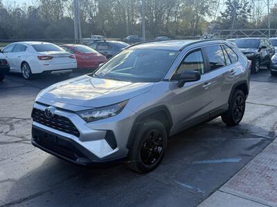 2020 Toyota RAV4 LE  AWD - Photo 3 - Flushing, MI 48433