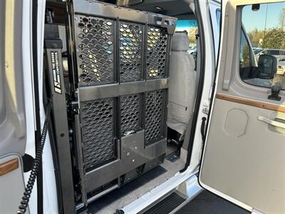 2006 Ford E250 Van Starcraft Conversion  Braun Mobility - Photo 40 - Flushing, MI 48433