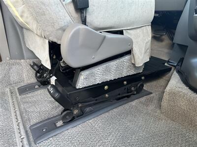 2006 Ford E250 Van Starcraft Conversion  Braun Mobility - Photo 36 - Flushing, MI 48433