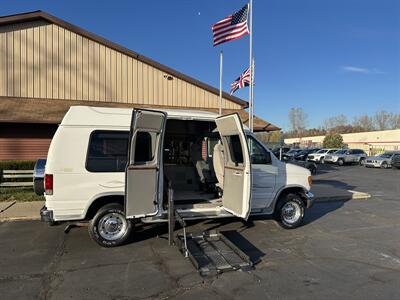 2006 Ford E250 Van Starcraft Conversion  Braun Mobility - Photo 2 - Flushing, MI 48433