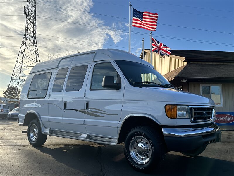 2006 Ford E250 Van Starcraft Conversion  Braun Mobility - Photo 1 - Flushing, MI 48433