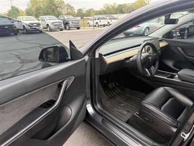 2020 Tesla Model Y Long Range  AWD - Photo 14 - Flushing, MI 48433