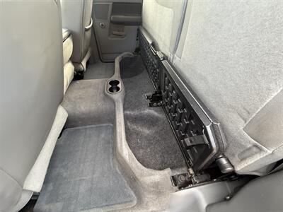 2006 Dodge Ram 3500 SLT Quad Cab  Cummins 6-Speed Manual - Photo 38 - Flushing, MI 48433