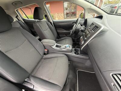 2015 Nissan LEAF S   - Photo 23 - Flushing, MI 48433