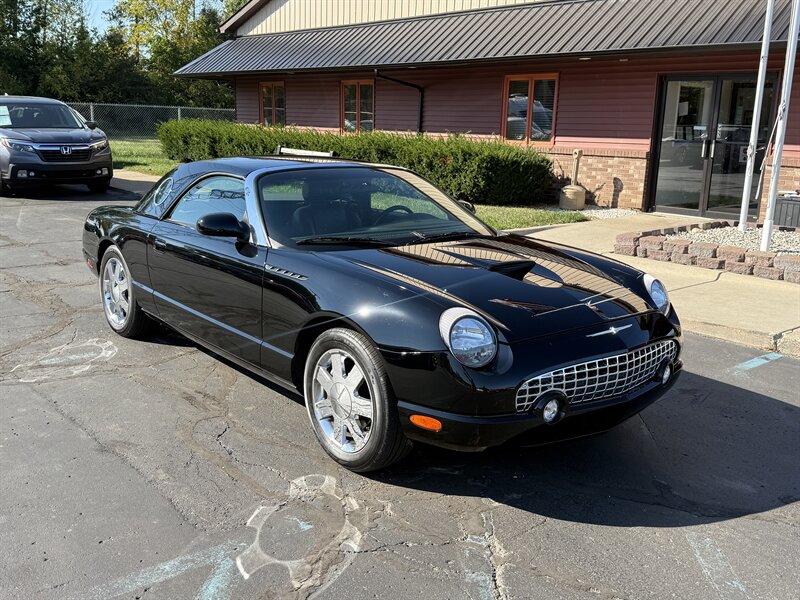 2002 Ford Thunderbird Deluxe  Convertible - Photo 1 - Flushing, MI 48433