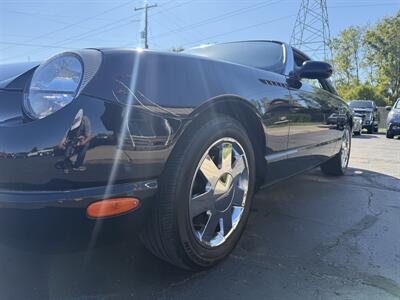 2002 Ford Thunderbird Deluxe  Convertible - Photo 10 - Flushing, MI 48433