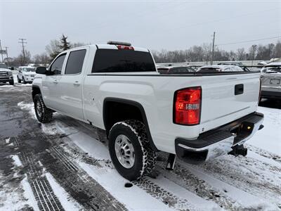 2017 GMC Sierra 2500 HD SLE Crew Cab 4X4 - Photo 6 - Flushing, MI 48433