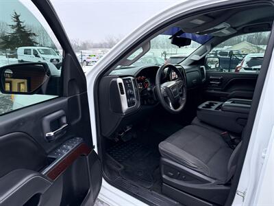 2017 GMC Sierra 2500 HD SLE Crew Cab 4X4 - Photo 8 - Flushing, MI 48433