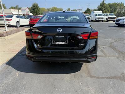 2021 Nissan Altima 2.5 SE  AWD - Photo 6 - Flushing, MI 48433