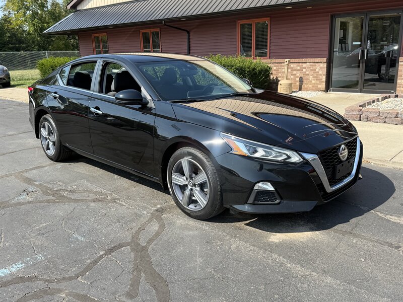 2021 Nissan Altima 2.5 SE  AWD - Photo 1 - Flushing, MI 48433