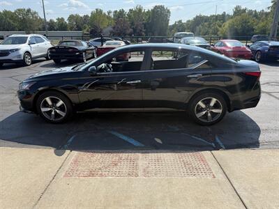 2021 Nissan Altima 2.5 SE  AWD - Photo 4 - Flushing, MI 48433