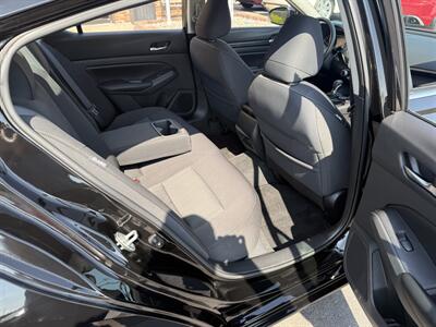 2021 Nissan Altima 2.5 SE  AWD - Photo 10 - Flushing, MI 48433