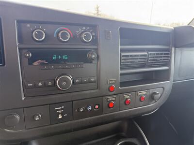2014 Chevrolet Express 2500  135 " WB Cargo - Photo 12 - Flushing, MI 48433