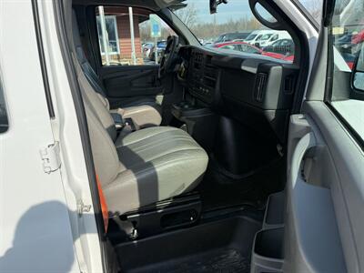 2014 Chevrolet Express 2500  135 " WB Cargo - Photo 29 - Flushing, MI 48433