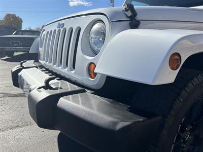 2013 Jeep Wrangler Unlimited Sahara  6-SPEED - Photo 20 - Flushing, MI 48433