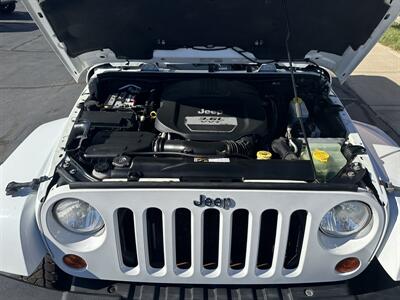 2013 Jeep Wrangler Unlimited Sahara  6-SPEED - Photo 29 - Flushing, MI 48433