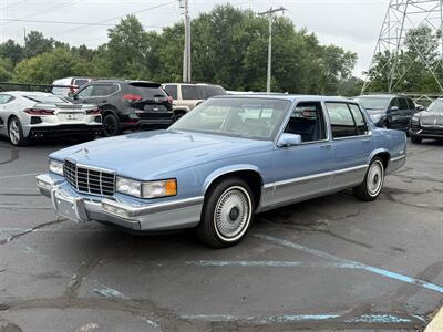 1993 Cadillac DeVille Sedan - Photo 3 - Flushing, MI 48433
