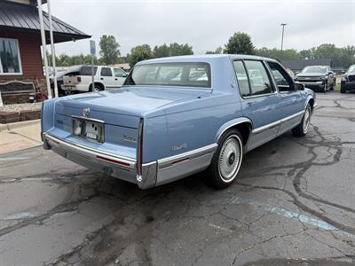 1993 Cadillac DeVille Sedan - Photo 7 - Flushing, MI 48433