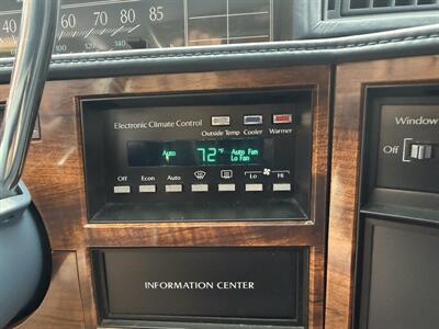 1993 Cadillac DeVille Sedan - Photo 25 - Flushing, MI 48433