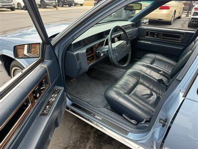 1993 Cadillac DeVille Sedan - Photo 9 - Flushing, MI 48433
