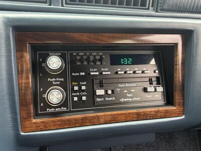 1993 Cadillac DeVille Sedan - Photo 24 - Flushing, MI 48433