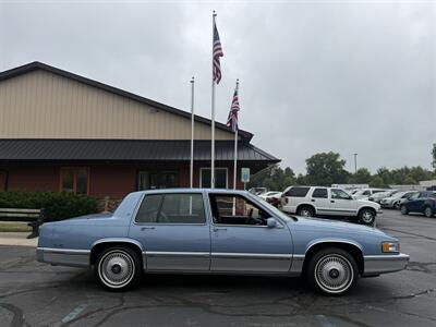 1993 Cadillac DeVille Sedan - Photo 4 - Flushing, MI 48433
